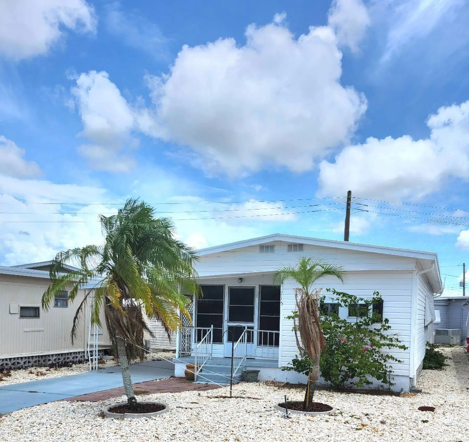 1715 Illinois Avenue Bradenton FL 34207