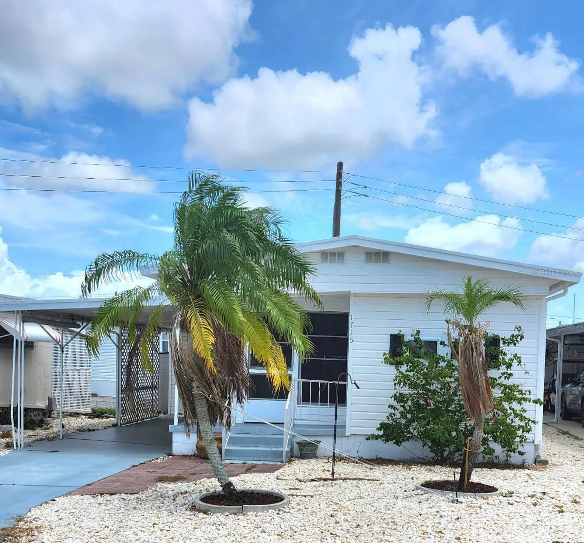 1715 Illinois Avenue Bradenton FL 34207