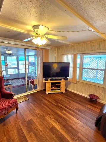 1715 Illinois Avenue Bradenton FL 34207
