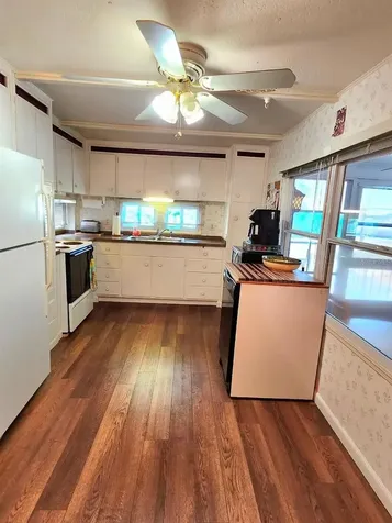 1715 Illinois Avenue Bradenton FL 34207