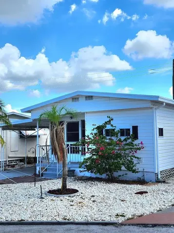 1715 Illinois Avenue Bradenton FL 34207