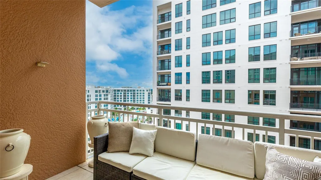 1350 Main Street Sarasota FL 34236