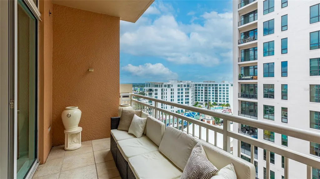 1350 Main Street Sarasota FL 34236