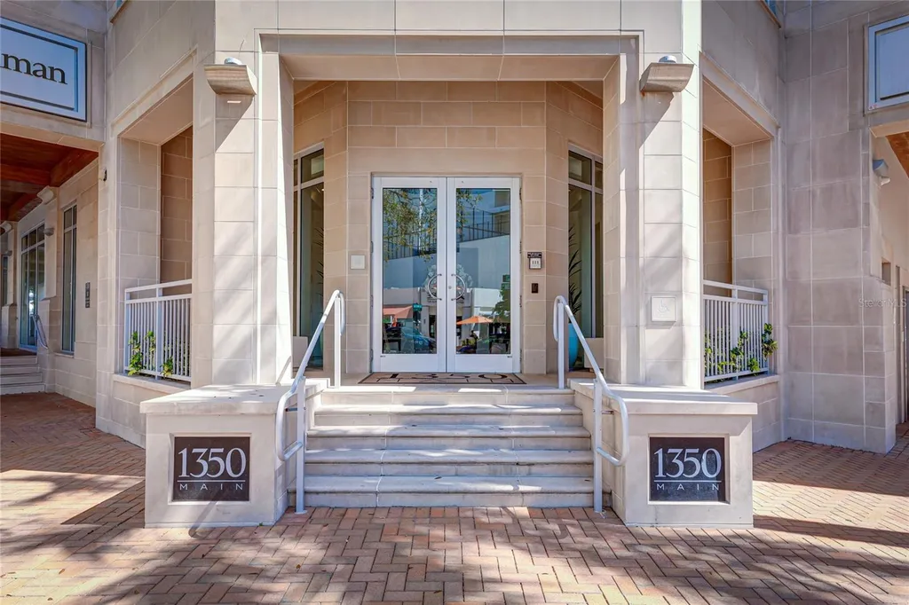 1350 Main Street Sarasota FL 34236