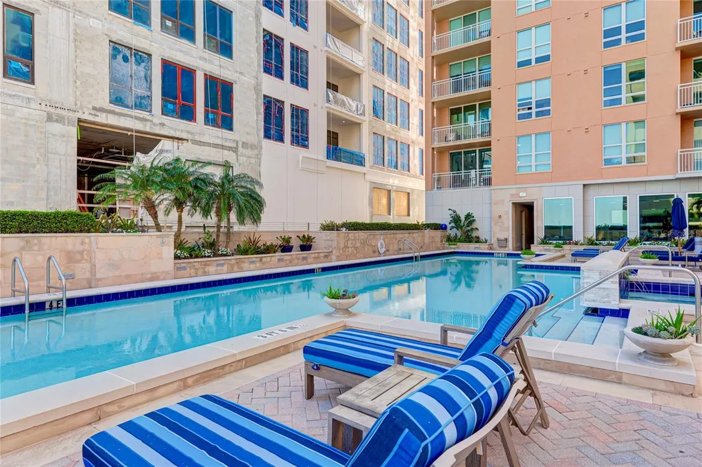 1350 Main Street Sarasota FL 34236