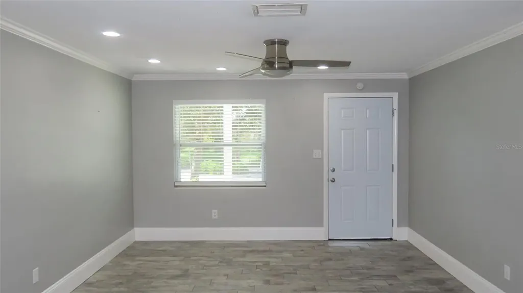 1727 Thames Street Clearwater FL 33755