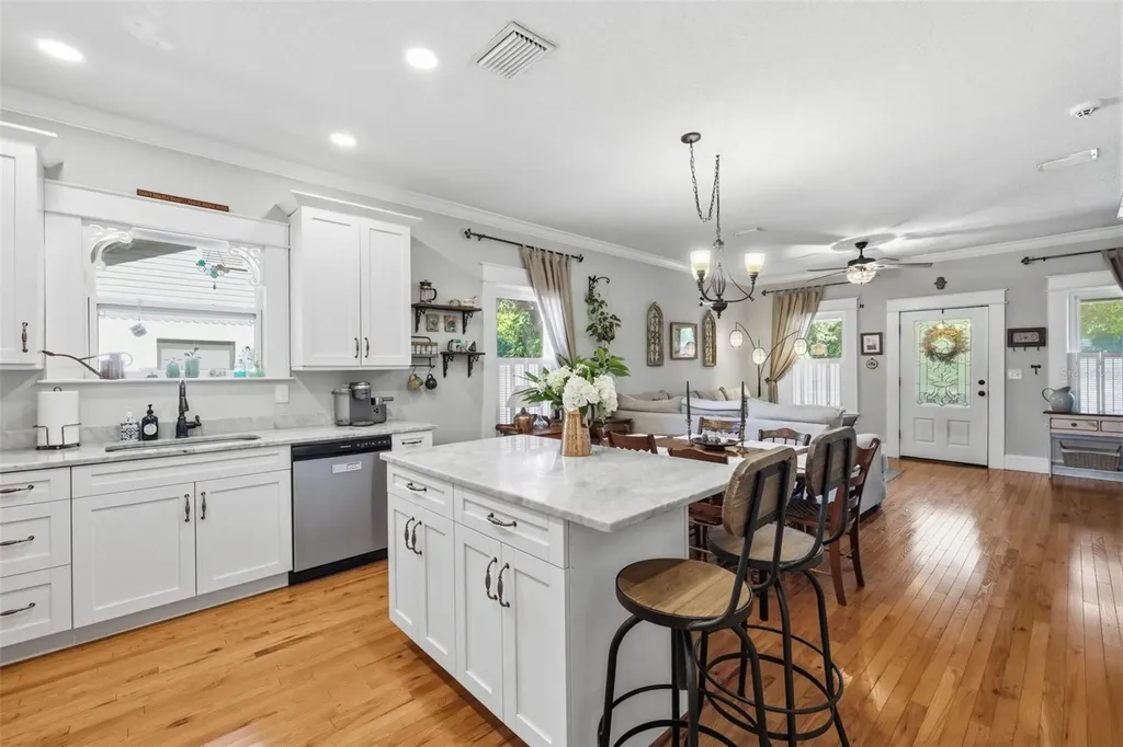 314 W Comanche Avenue Tampa FL 33604