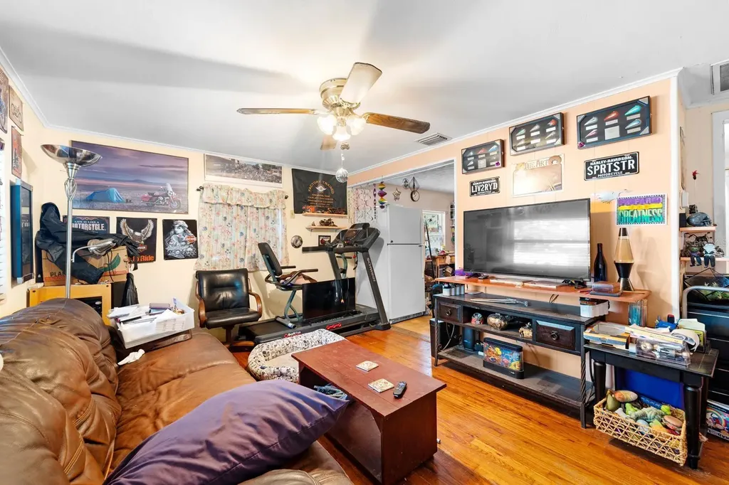 5160 45th Avenue N St Petersburg FL 33709