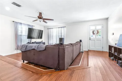 37237 Nicole Avenue Zephyrhills FL 33541