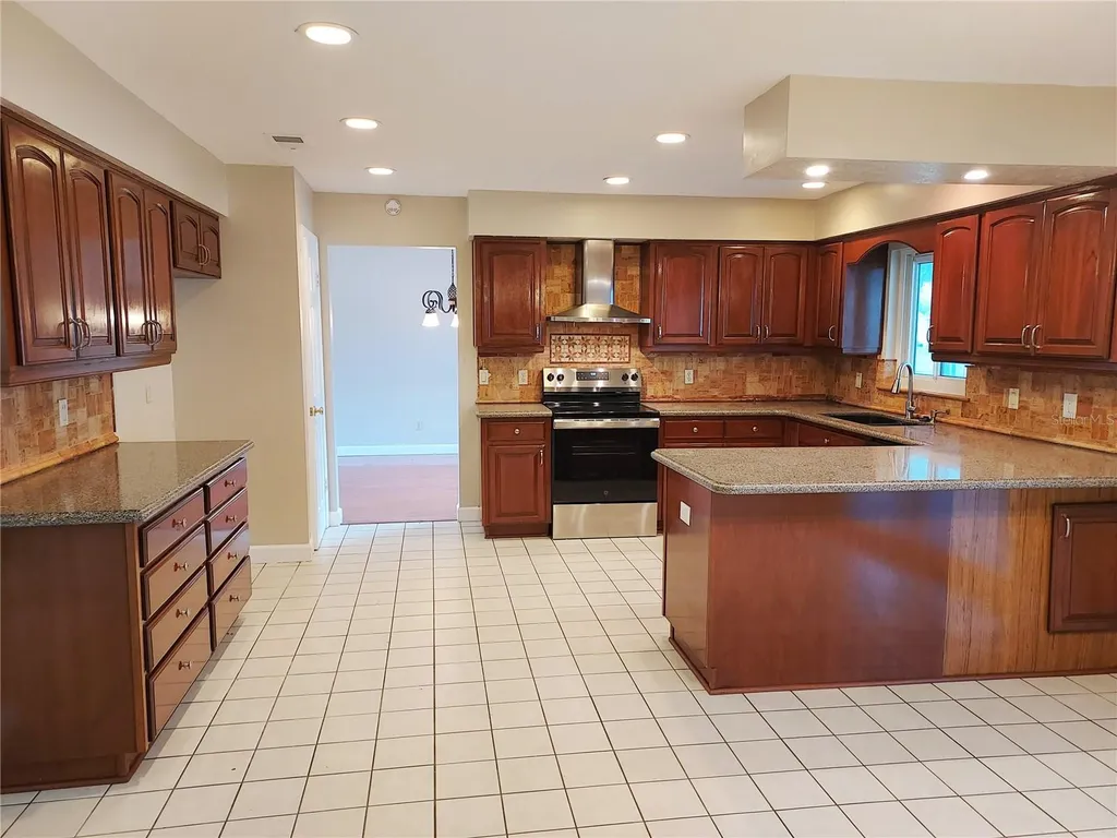 702 Hyssop Place Brandon FL 33510