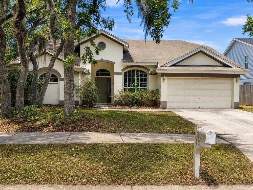 2302 Lyncrest Court Valrico FL 33596