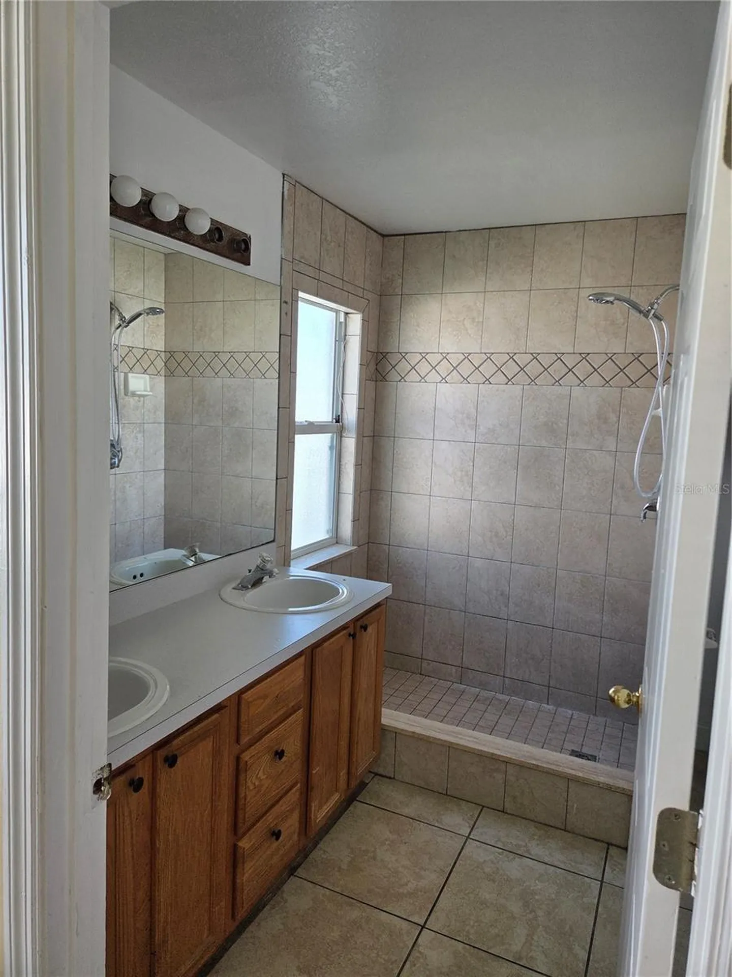 953 Louvre Court Kissimmee FL 34759