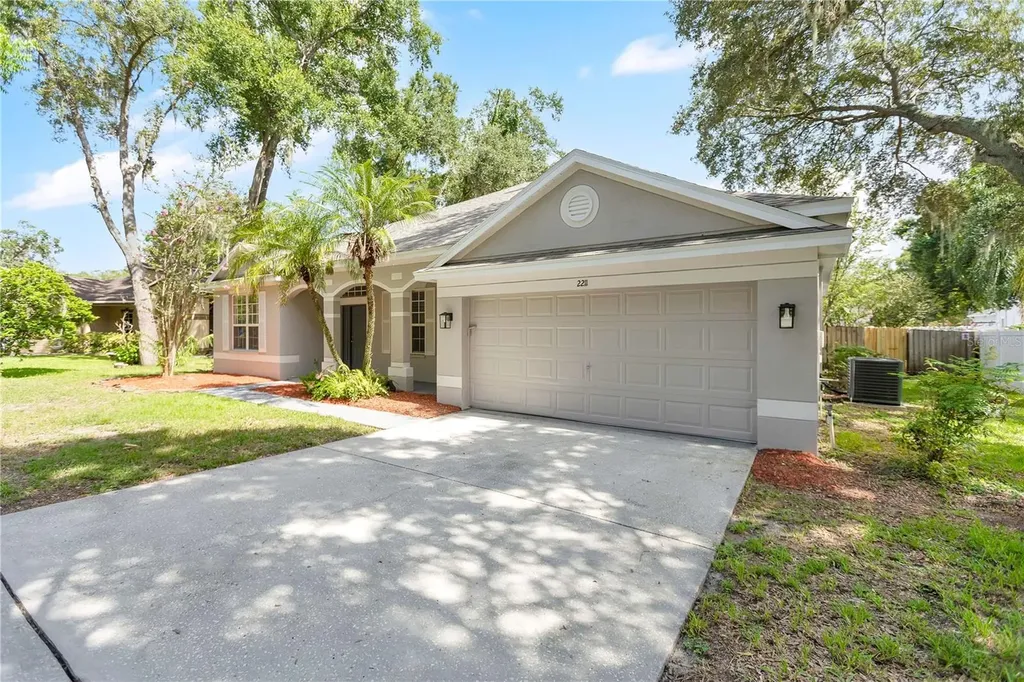 2211 Mountain Meadow Way Valrico FL 33594