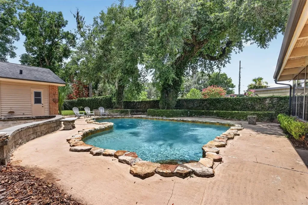 306 Oak Estates Drive Orlando FL 32806