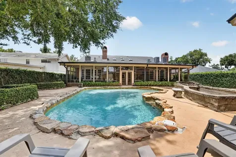 306 Oak Estates Drive Orlando FL 32806