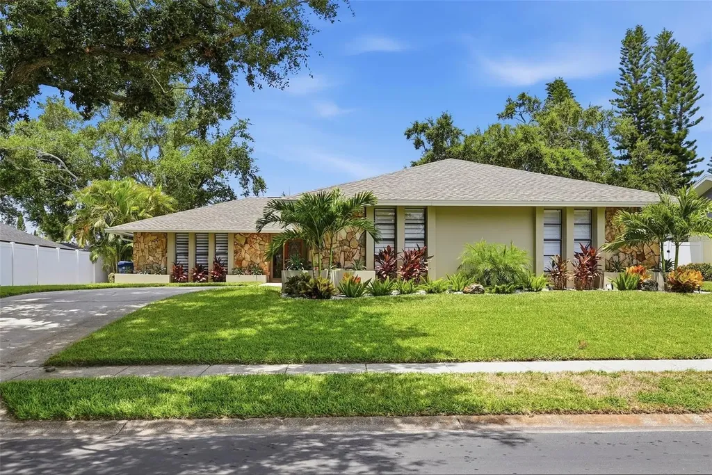 707 Knollwood Drive Largo FL 33770