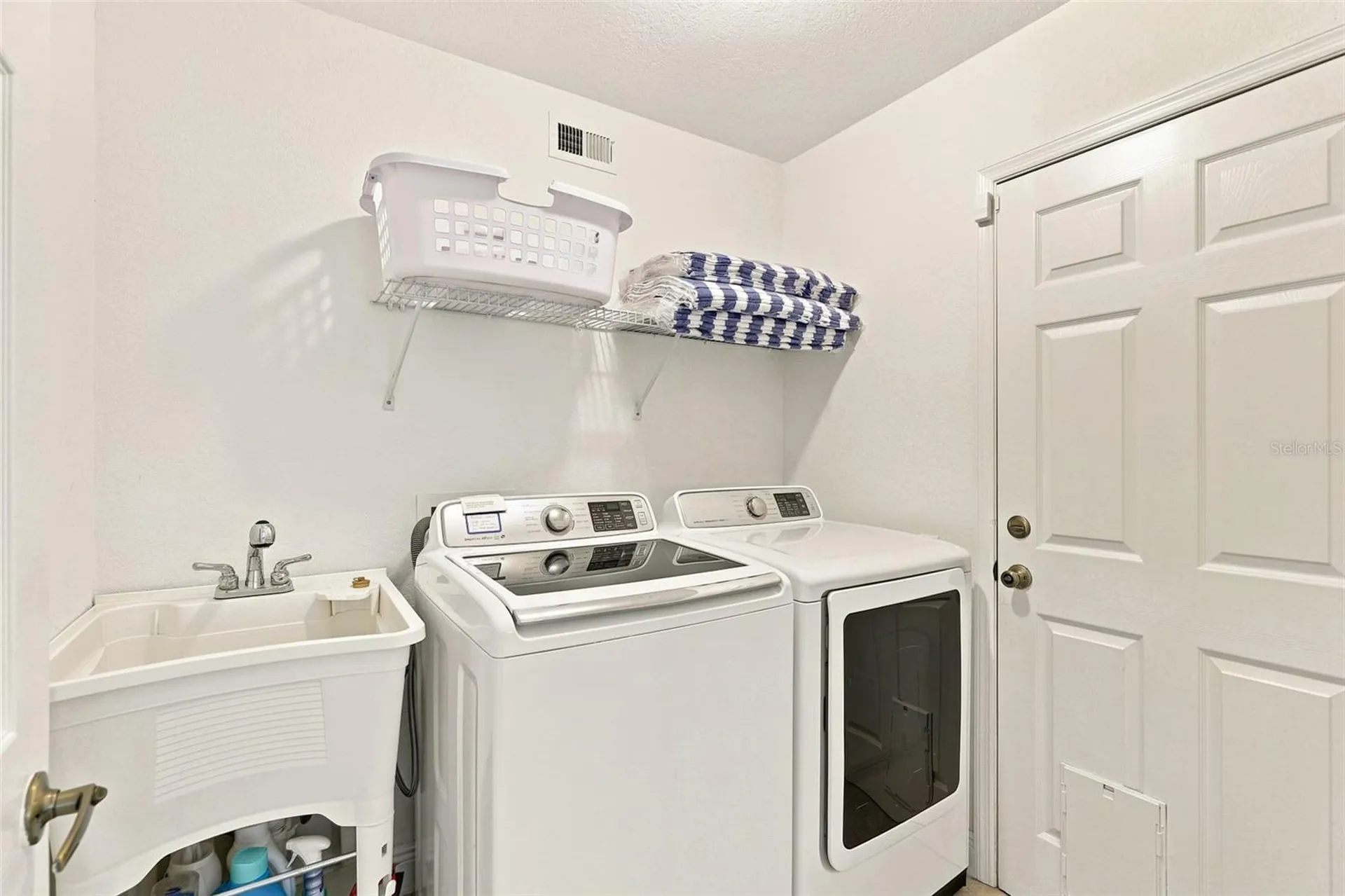 13494 Falcon Pointe Drive Orlando FL 32837