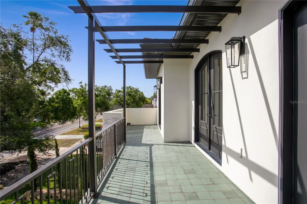 502 E Davis Boulevard Tampa FL 33606