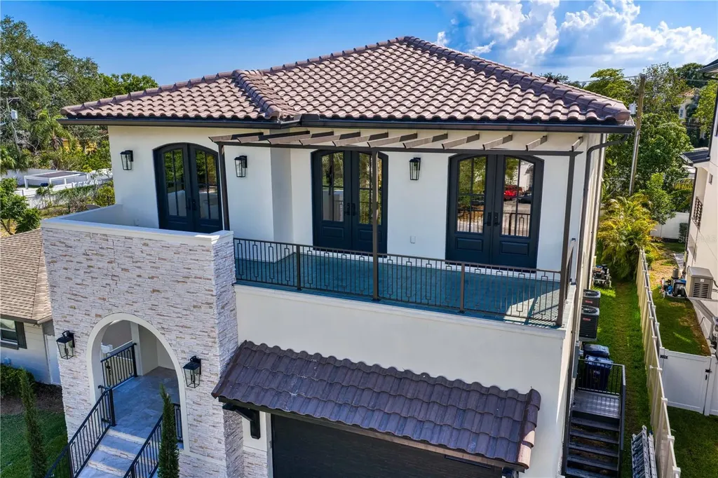 502 E Davis Boulevard Tampa FL 33606