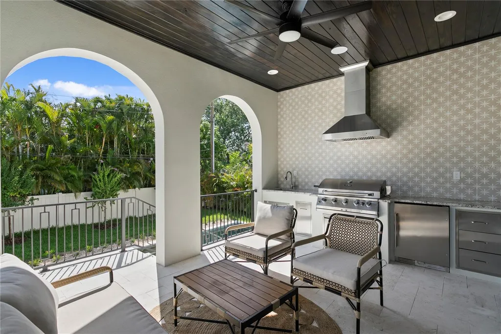 502 E Davis Boulevard Tampa FL 33606