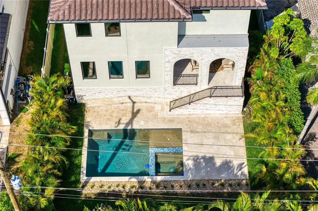 502 E Davis Boulevard Tampa FL 33606