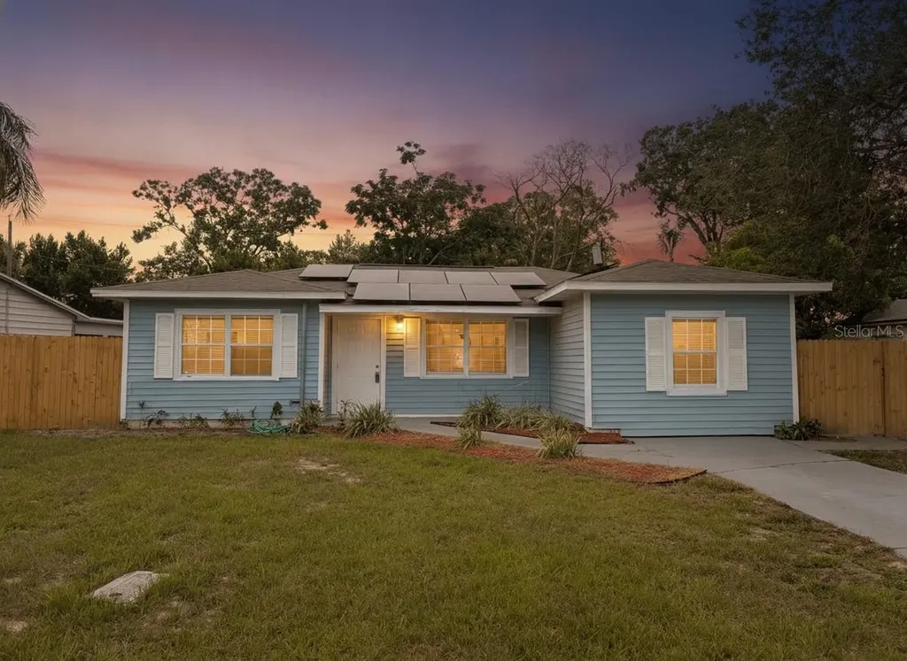 111 W Grapefruit Circle Clearwater FL 33759