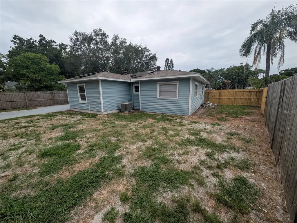 111 W Grapefruit Circle Clearwater FL 33759