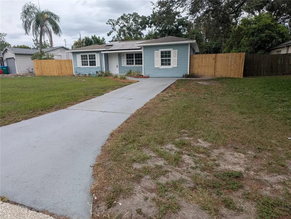 111 W Grapefruit Circle Clearwater FL 33759