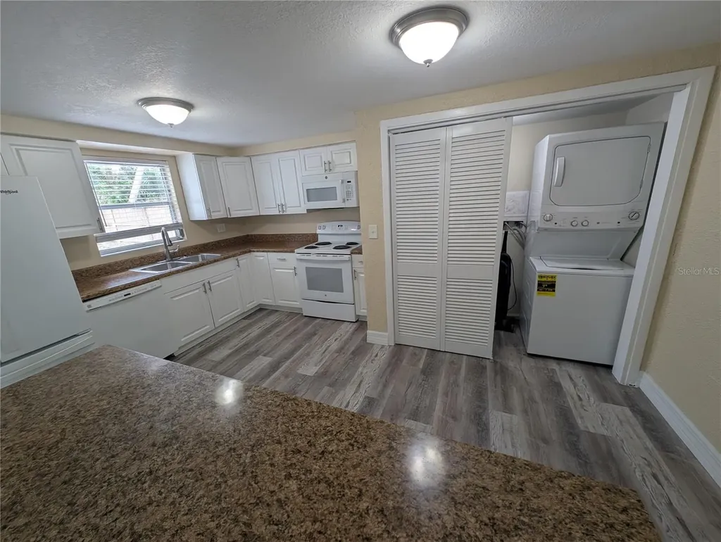 111 W Grapefruit Circle Clearwater FL 33759