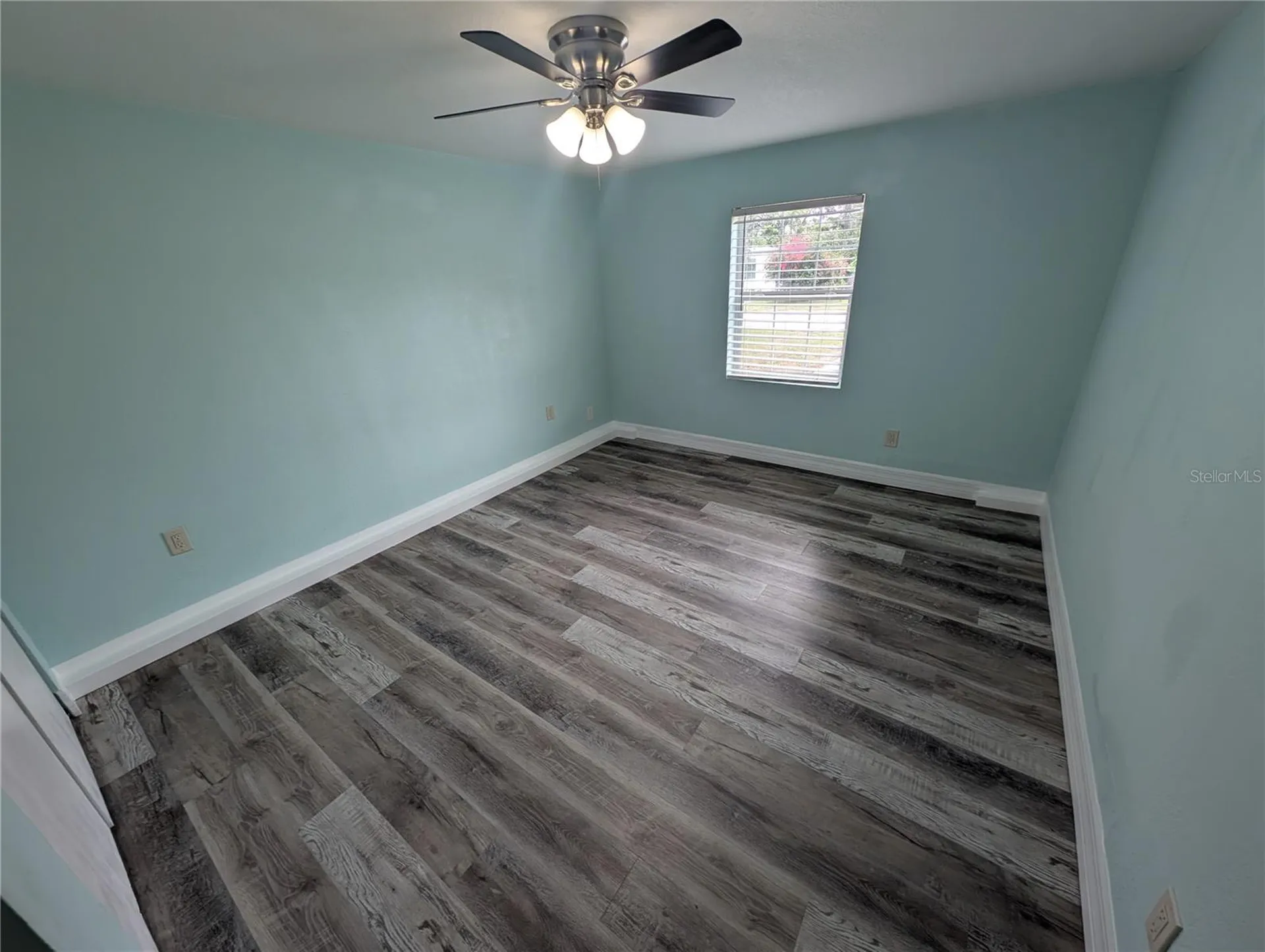 111 W Grapefruit Circle Clearwater FL 33759