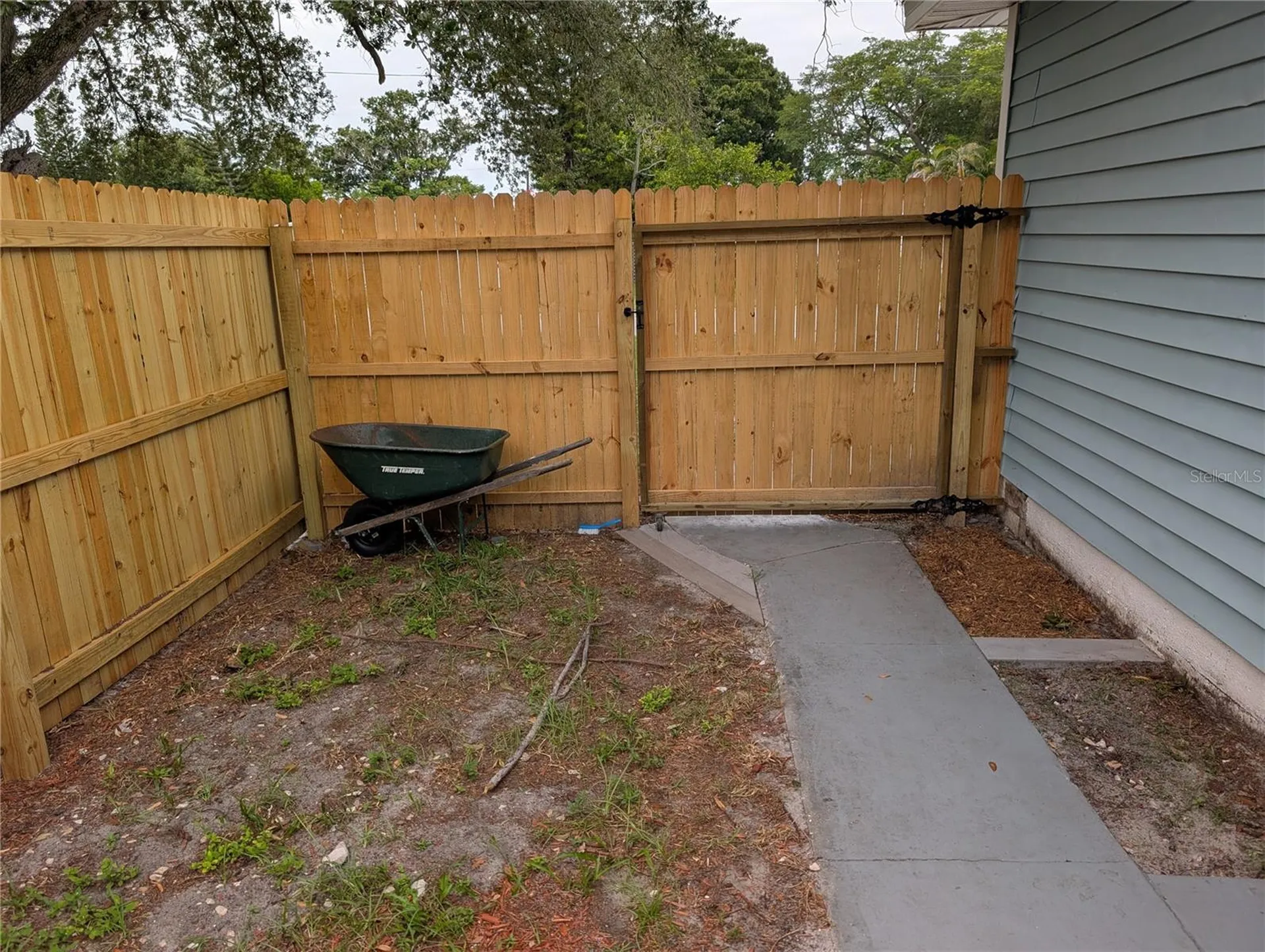 111 W Grapefruit Circle Clearwater FL 33759