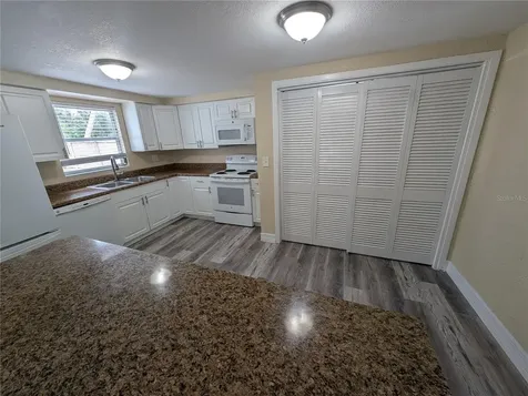 111 W Grapefruit Circle Clearwater FL 33759