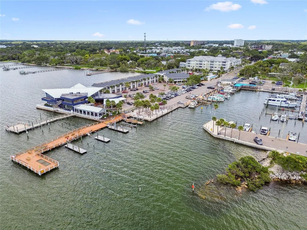 416 Maplewood Drive Oldsmar FL 34677