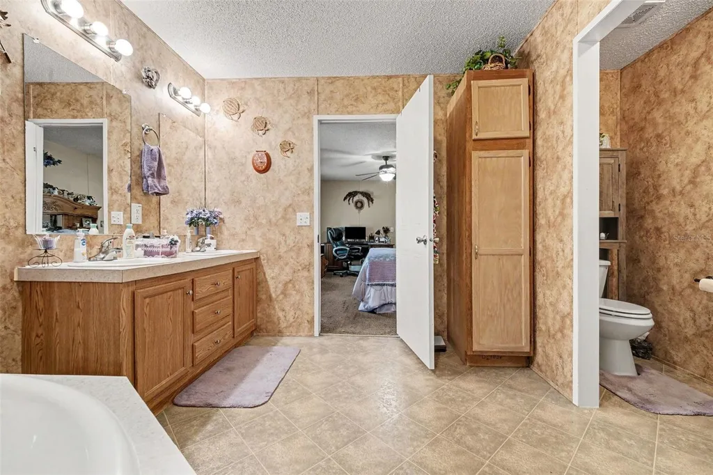 2205 Hibiscus Avenue Middleburg FL 32068