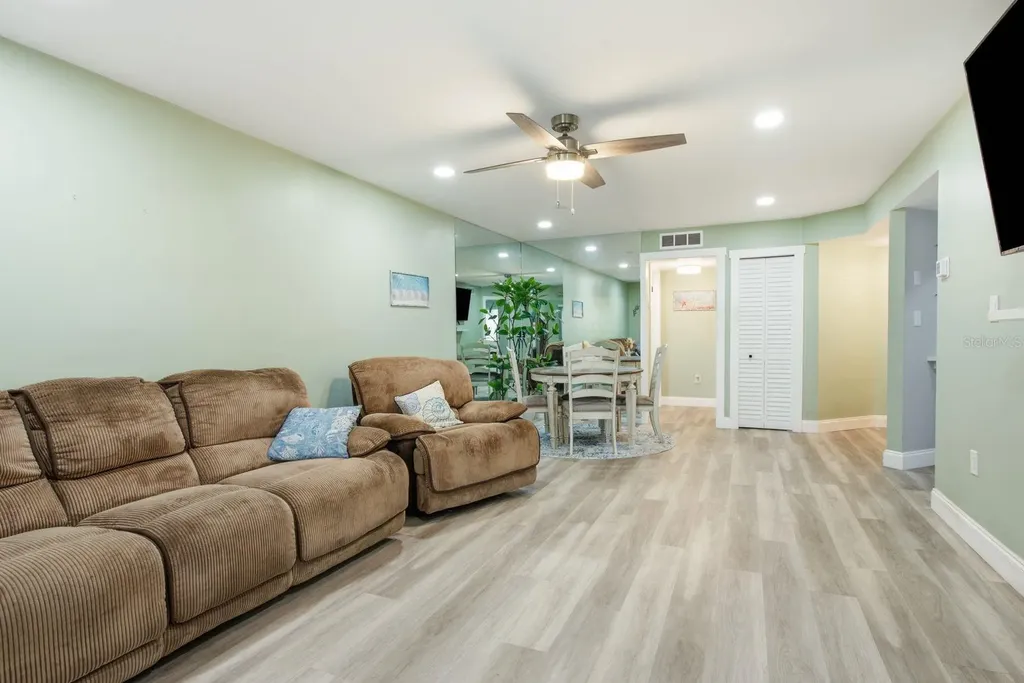 11440 Harbor Way Largo FL 33774