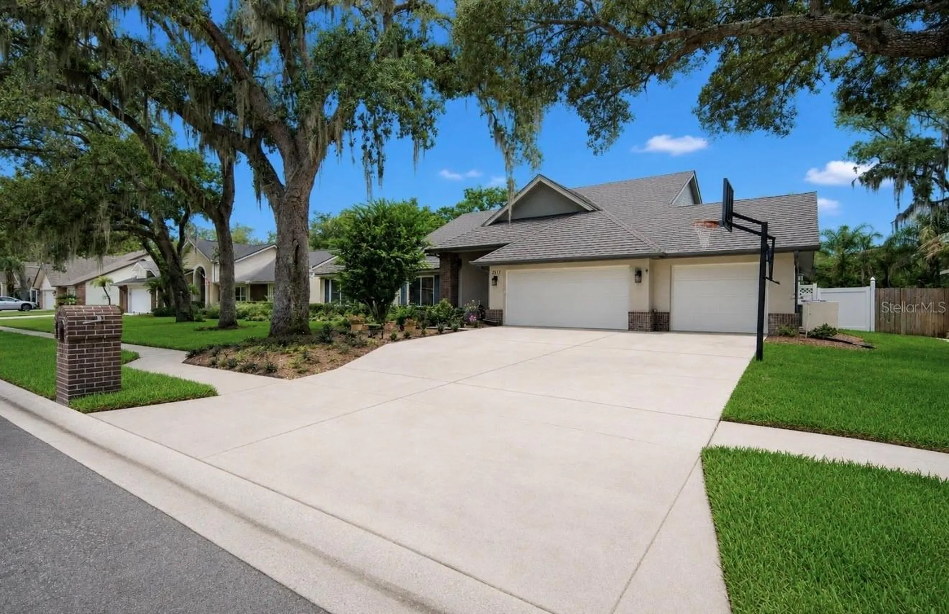 2517 Mason Oaks Drive Valrico FL 33596