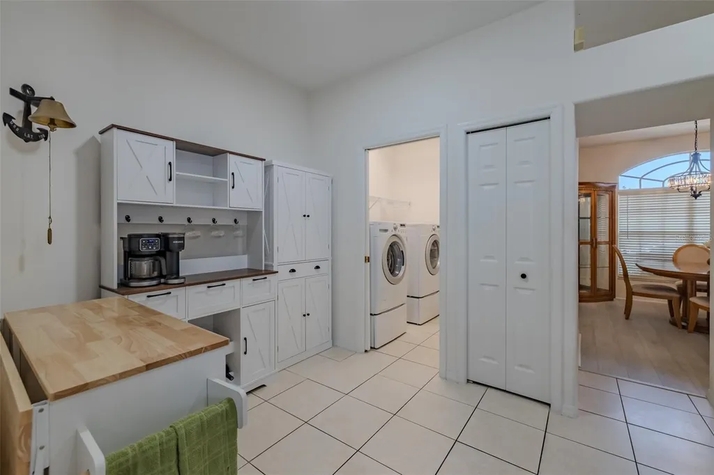 1617 Vistoso Lane Sun City Center FL 33573