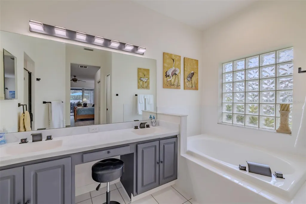 1617 Vistoso Lane Sun City Center FL 33573
