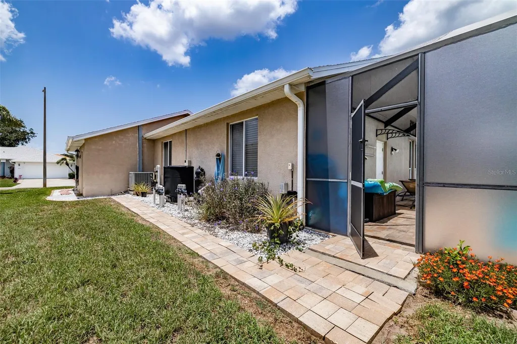 1617 Vistoso Lane Sun City Center FL 33573