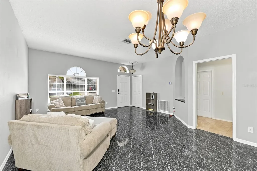 514 Greg Street Valrico FL 33594