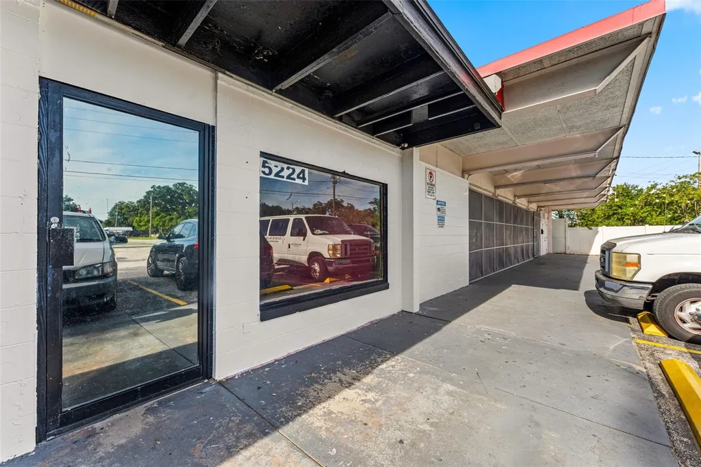 5220 Old Winter Garden Road Orlando FL 32811
