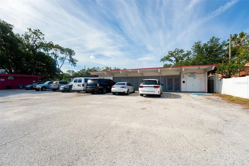 5220 Old Winter Garden Road Orlando FL 32811