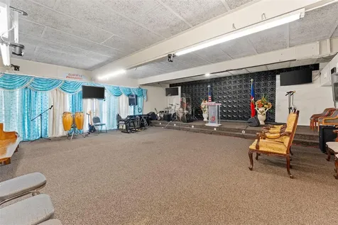 5220 Old Winter Garden Road Orlando FL 32811