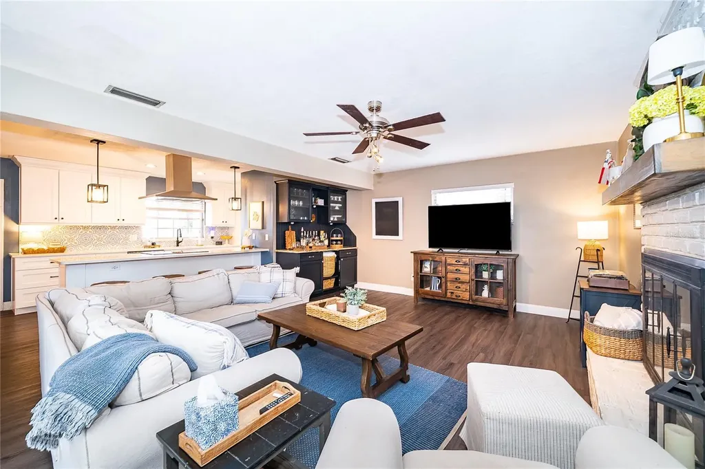 2464 Hunterfield Road Maitland FL 32751