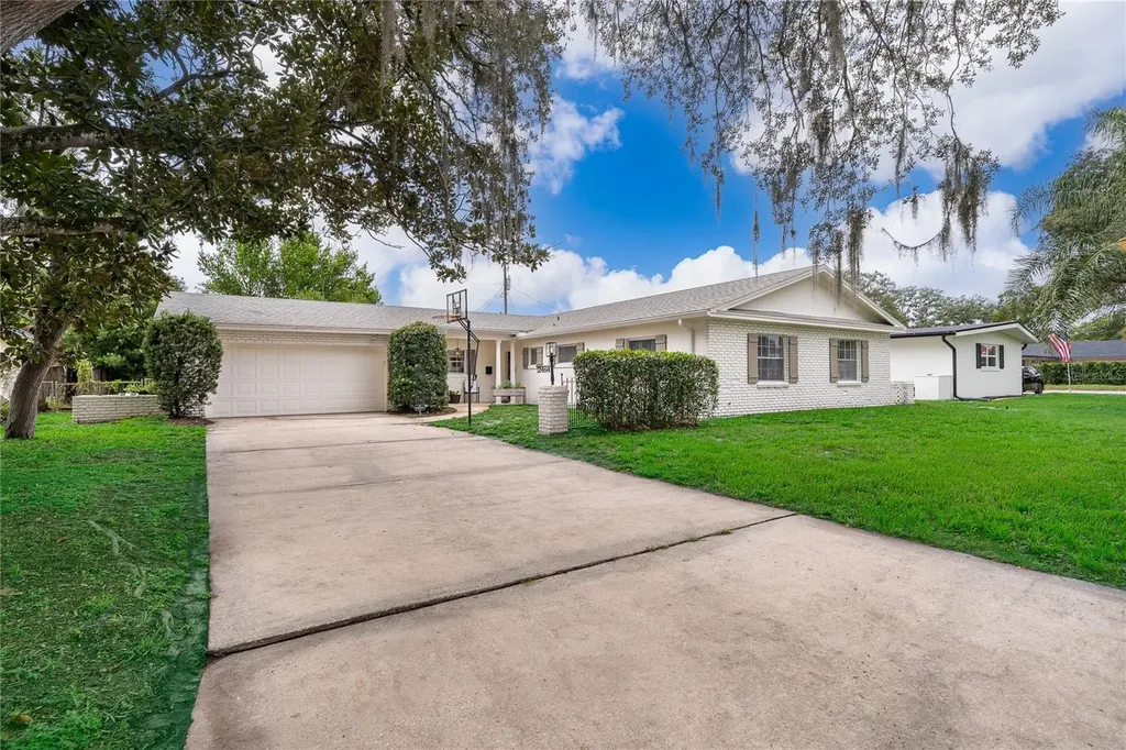 2464 Hunterfield Road Maitland FL 32751