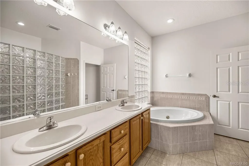 1328 W Diamond Shore Loop Hernando FL 34442