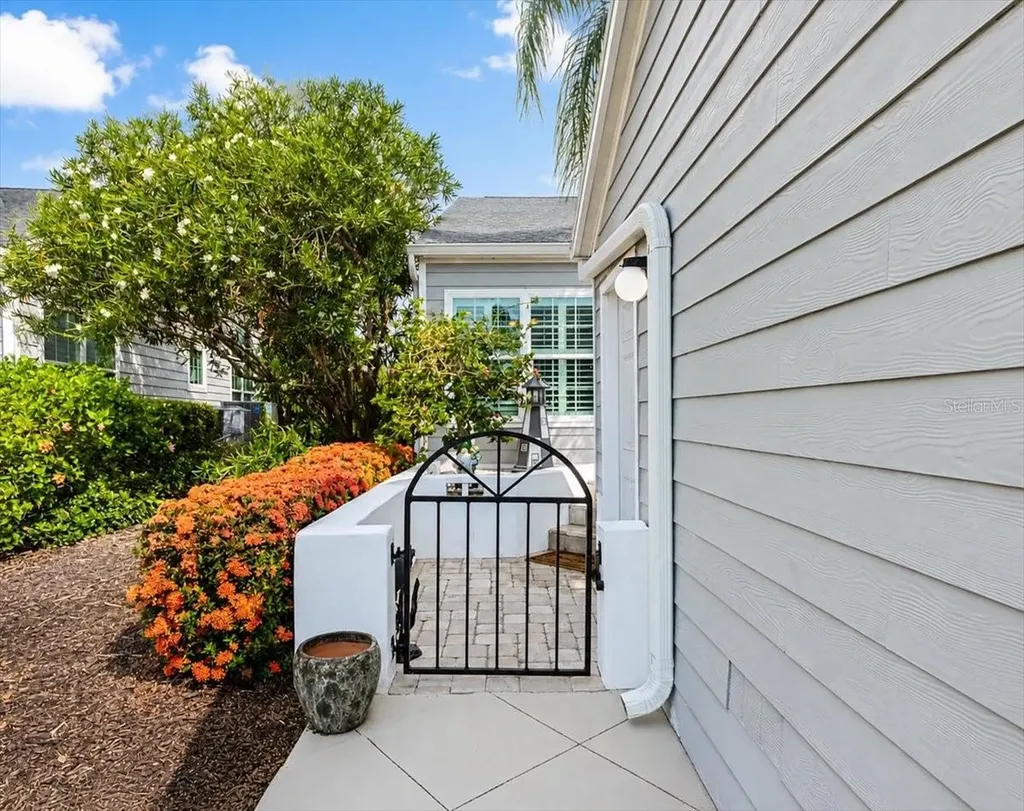 1240 Spoonbill Landings Circle Bradenton FL 34209