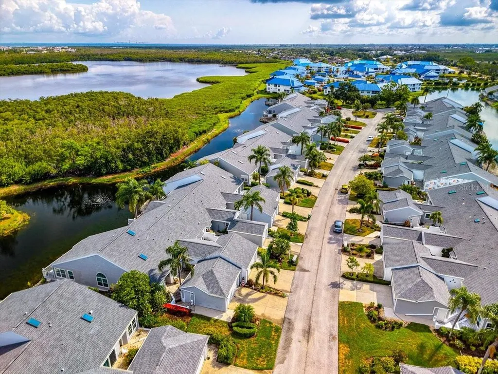 1240 Spoonbill Landings Circle Bradenton FL 34209
