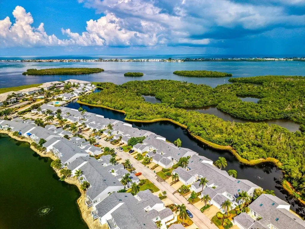 1240 Spoonbill Landings Circle Bradenton FL 34209