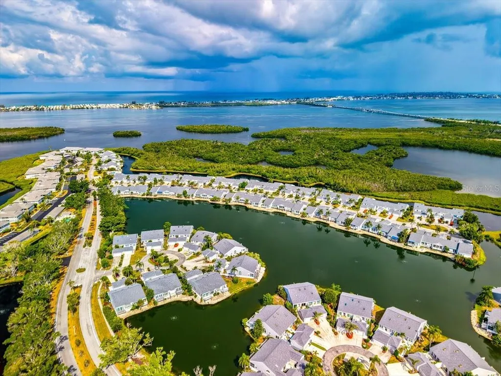1240 Spoonbill Landings Circle Bradenton FL 34209